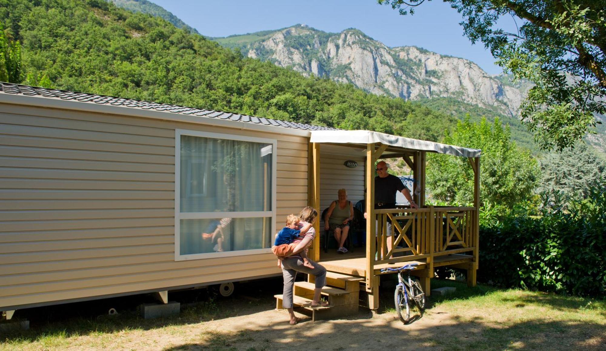 Camping Familial - Parc Aquatique - Grande Aire De Jeux A La Montagne 阿戈斯维达洛斯 外观 照片